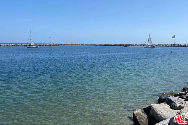 29 Yawl Street A, Marina Del Rey, CA 90292