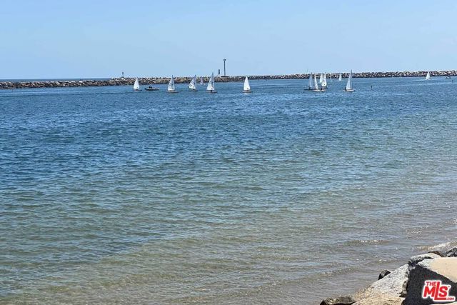 29 Yawl Street A, Marina Del Rey, CA 90292