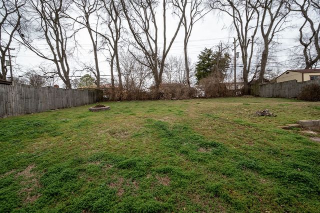 514 Continental Dr, Nashville, TN 37209
