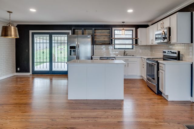 514 Continental Dr, Nashville, TN 37209