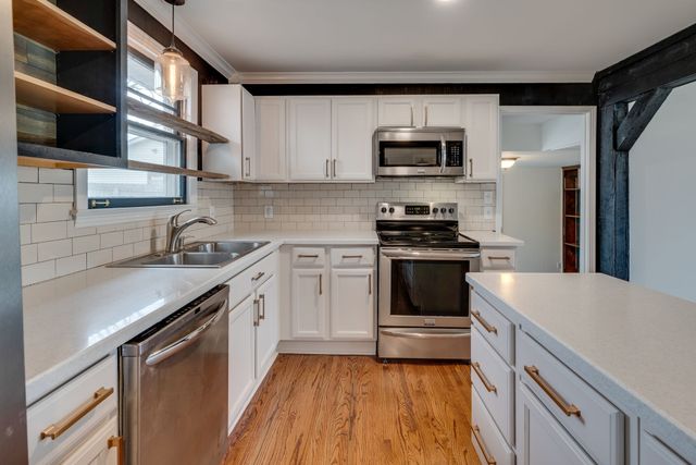 514 Continental Dr, Nashville, TN 37209