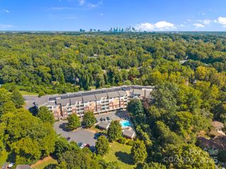 1000 E Woodlawn Road 413, Charlotte, NC 28209