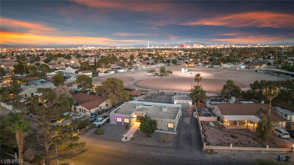 5505 Avenida Vaquero, Las Vegas, NV 89108 — exterior