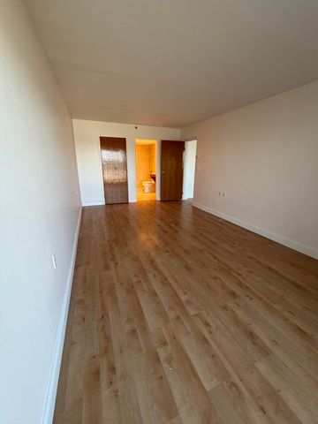 100 Cove Way 405, Quincy, MA 02169