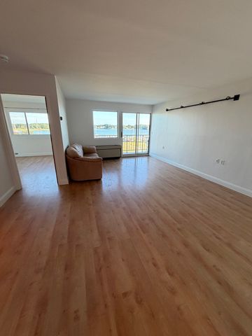 100 Cove Way 405, Quincy, MA 02169