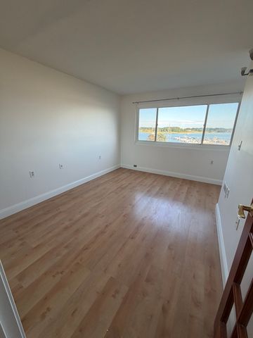100 Cove Way 405, Quincy, MA 02169