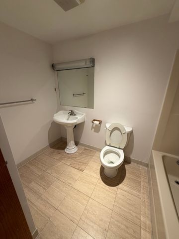 100 Cove Way 405, Quincy, MA 02169