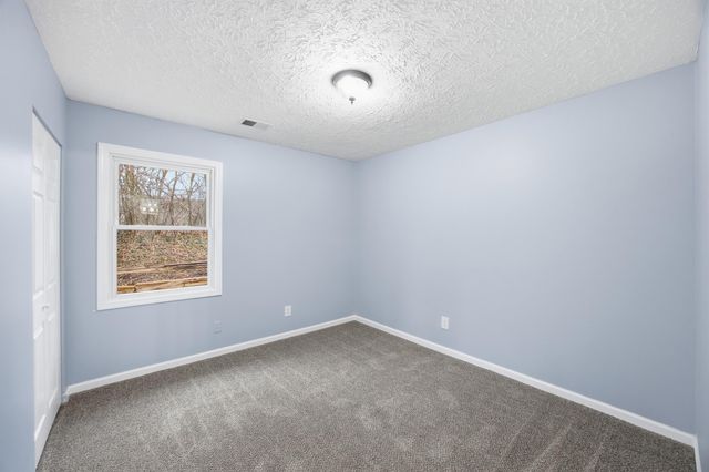 3200 Hunters Point Drive, Lexington, KY 40515