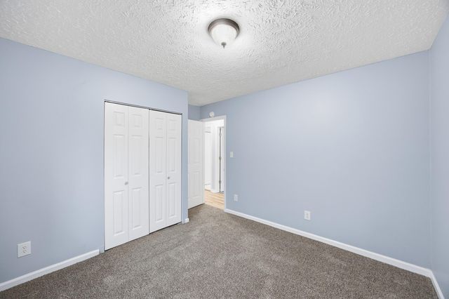 3200 Hunters Point Drive, Lexington, KY 40515