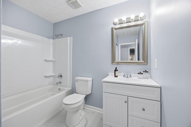 3200 Hunters Point Drive, Lexington, KY 40515