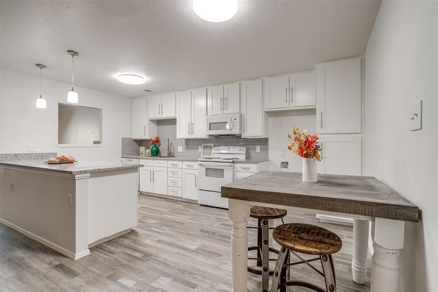 416 Owens Drive, Crowley, TX 76036