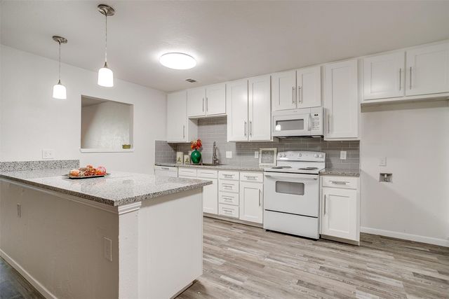 416 Owens Drive, Crowley, TX 76036