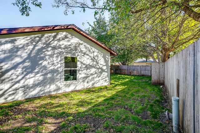 416 Owens Drive, Crowley, TX 76036