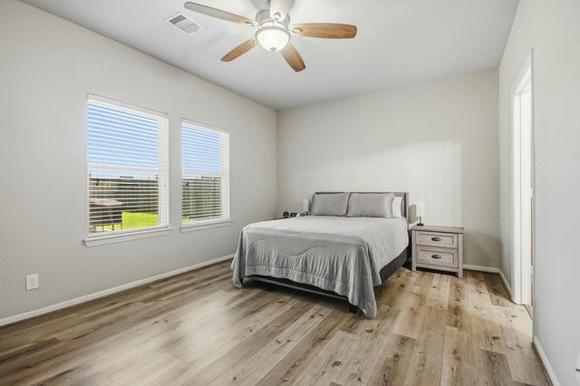 4822 Seaside Sparrow Lane, Baytown, TX 77521