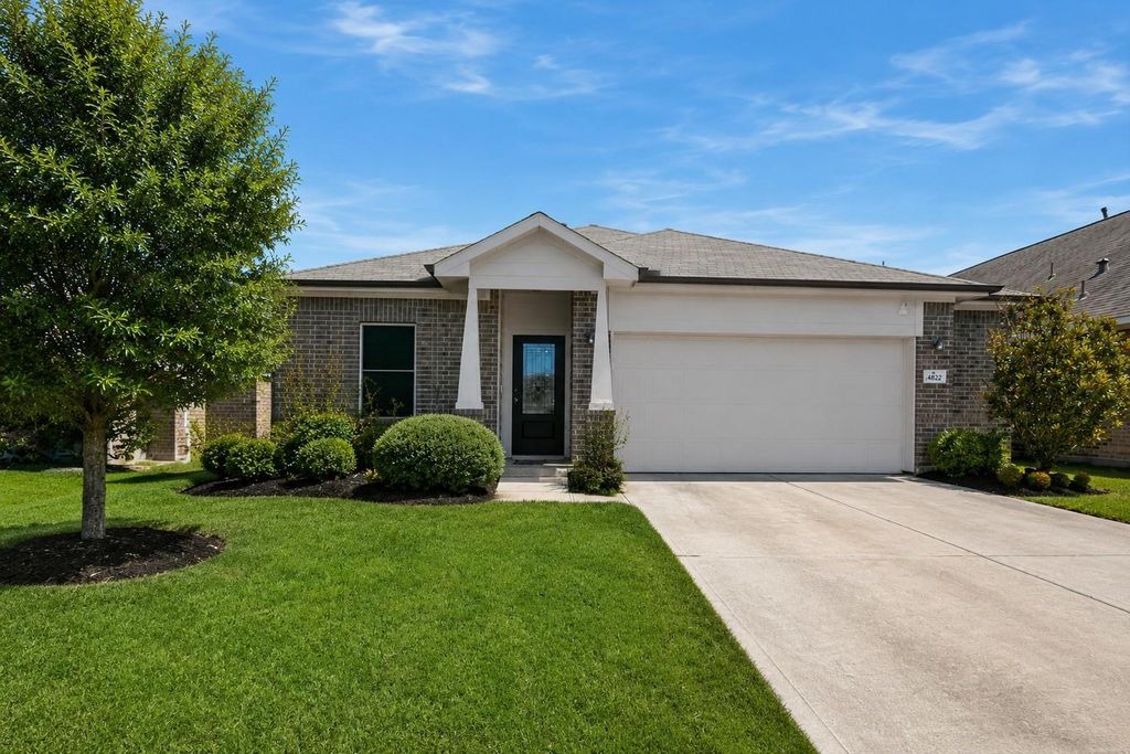 4822 Seaside Sparrow Lane, Baytown, TX 77521