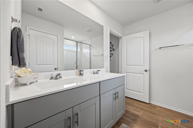 421 Lancebill Drive, Lockhart, TX 78644