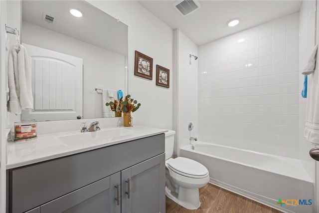 421 Lancebill Drive, Lockhart, TX 78644