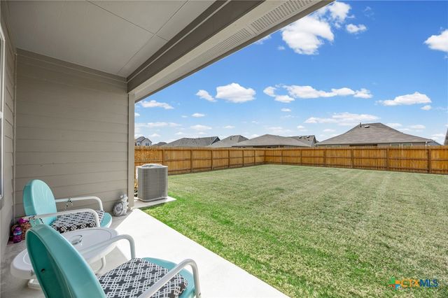 421 Lancebill Drive, Lockhart, TX 78644