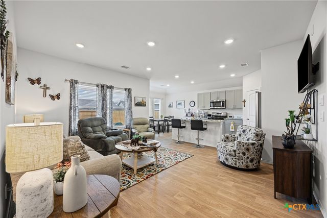 421 Lancebill Drive, Lockhart, TX 78644