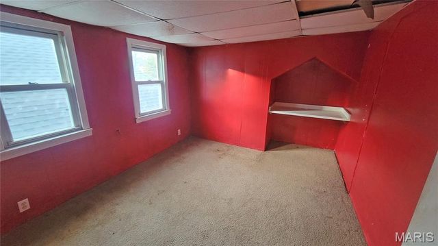 156 W Holden Avenue, St Louis, MO 63125