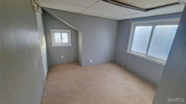 156 W Holden Avenue, St Louis, MO 63125