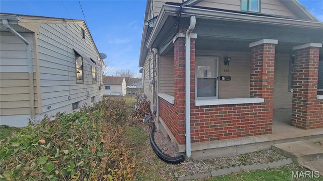 156 W Holden Avenue, St Louis, MO 63125