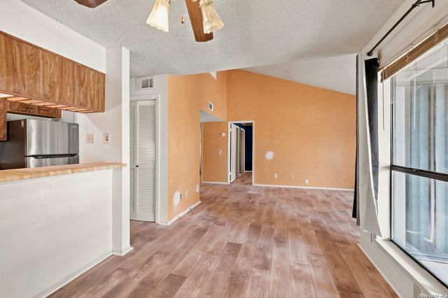 3843 Barrington St Apt 250M, San Antonio, TX 78217