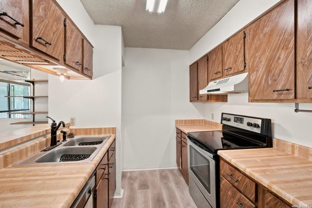 3843 Barrington St Apt 250M, San Antonio, TX 78217