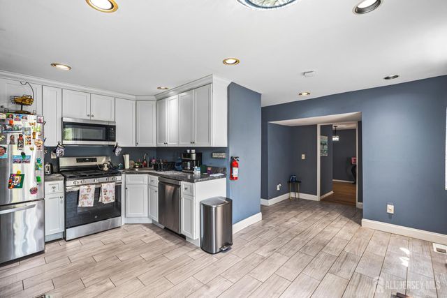 76 Woodland Drive, Keyport, NJ 07735