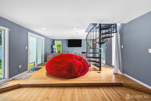 76 Woodland Drive, Keyport, NJ 07735
