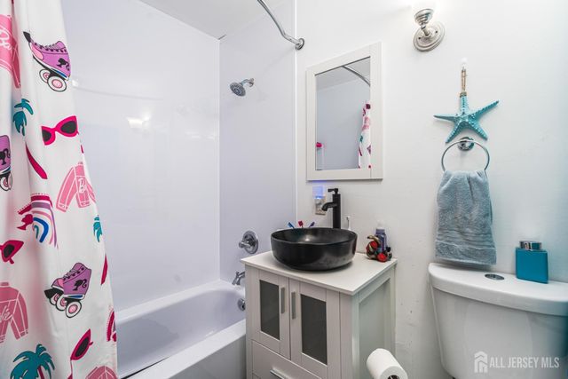 76 Woodland Drive, Keyport, NJ 07735