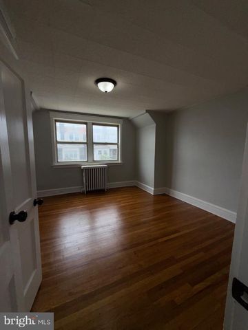 513 WOODCLIFFE RD, Upper Darby, PA 19082