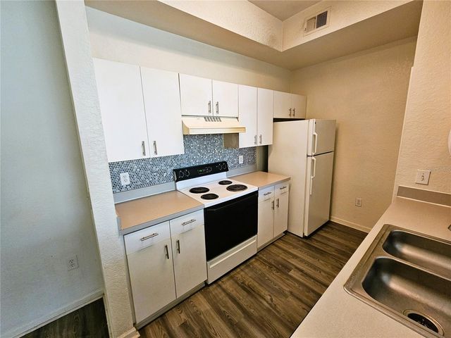 17112 CARRINGTON PARK DRIVE 935, Tampa, FL 33647