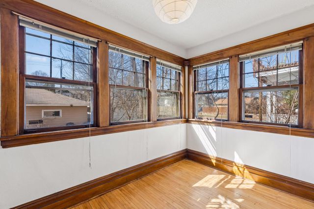 1746 Laurel Avenue, Saint Paul, MN 55104