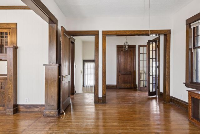 1746 Laurel Avenue, Saint Paul, MN 55104