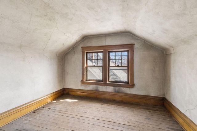 1746 Laurel Avenue, Saint Paul, MN 55104