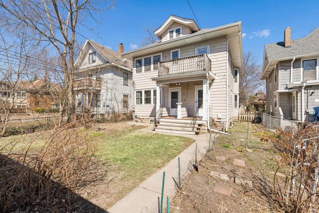 1746 Laurel Avenue, Saint Paul, MN 55104