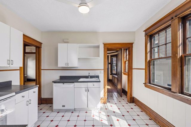 1746 Laurel Avenue, Saint Paul, MN 55104