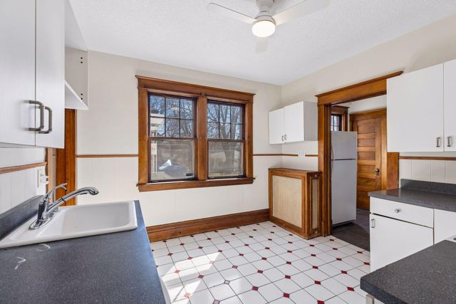 1746 Laurel Avenue, Saint Paul, MN 55104