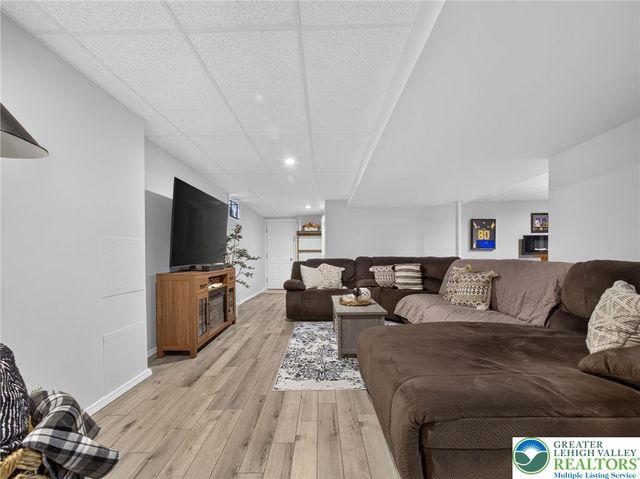 4148 Ross Road, Bethlehem Twp, PA 18020