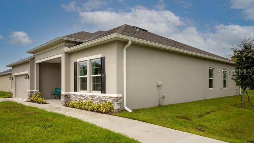 Image 3 of property listing at 2631 FAIRFAX AVENUE, New Smyrna Beach, FL 32168