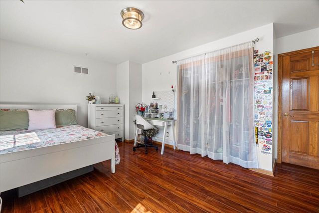 9280 N Port Washington ROAD, Bayside, WI 53217