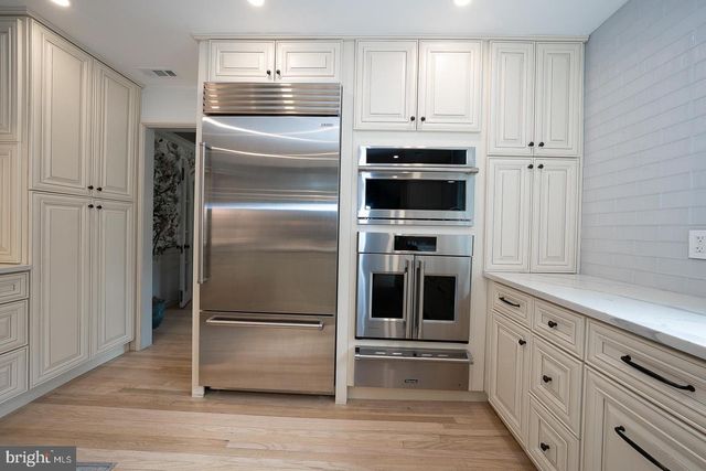 945 LAFAYETTE RD, Bryn Mawr, PA 19010