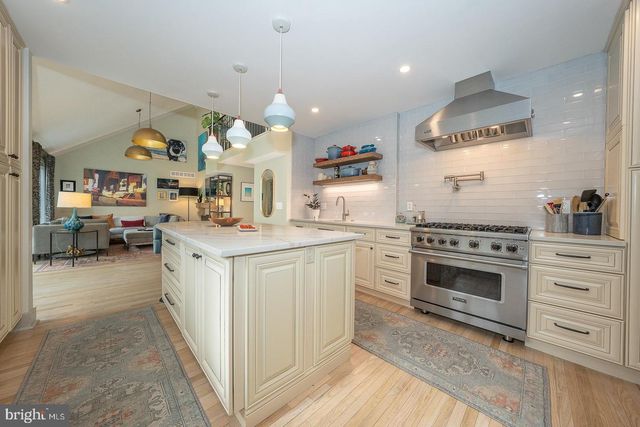 945 LAFAYETTE RD, Bryn Mawr, PA 19010