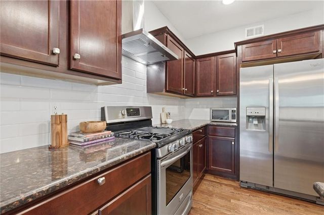 13335 N Bedford Falls Drive, Platte City, MO 64079