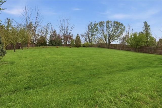 13335 N Bedford Falls Drive, Platte City, MO 64079