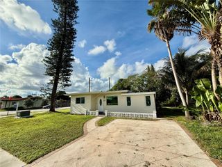 5600 Mckinley St, Hollywood, FL 33021