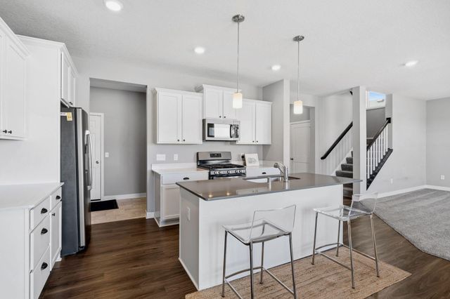 2107 Balsam Way, Hugo, MN 55038