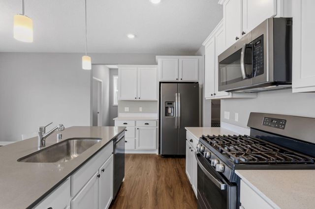 2107 Balsam Way, Hugo, MN 55038