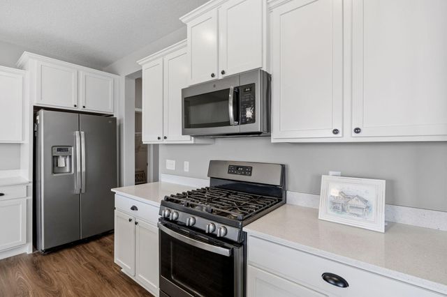 2107 Balsam Way, Hugo, MN 55038